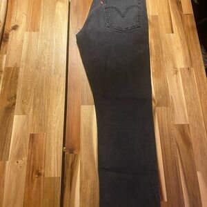 Levi’s cropped black jeans